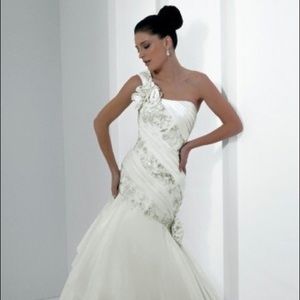 Wedding Gown Never Worn